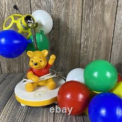 Winnie The Pooh Vintage 1980s Hunny Pot Bear Holding Ballons. Lumière De La Lumière/de La Lumière De La Nuit