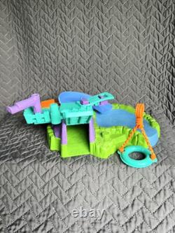 Winnie l'Ourson Ensemble de jeu du bois de 100 acres et lot de figurines Camping Fisher Price ? LIRE