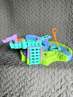 Winnie l'Ourson Ensemble de jeu du bois de 100 acres et lot de figurines Camping Fisher Price ? LIRE