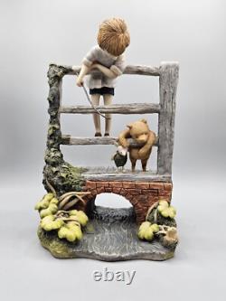 Winnie l'Ourson Ils Regardent Sur La Rivière Figurine Christopher Holt LE #195 RARE