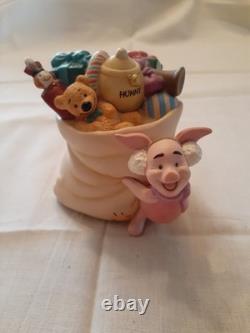 Winnie l'Ourson et ses amis : Livraison spéciale de Porcinet - Figurine en porcelaine Disney