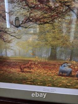 Winnie l'Ourson et ses amis jouant dans les feuilles d'automne du Bois des 100 Acres - Art Fin