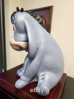 Winnie l’ourson Disney Eeyore assis grande figurine statue