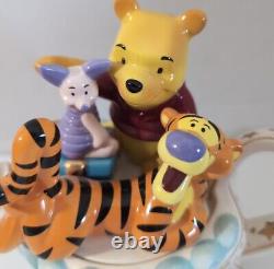 Winnie l'ourson Édition Limitée Gâteau d'Anniversaire Théière en Porcelaine Disney Cardew