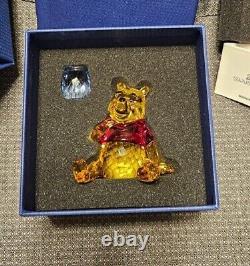 Winnie l'ourson avec pot de miel figurine en cristal Swarovski colorisé 1142889